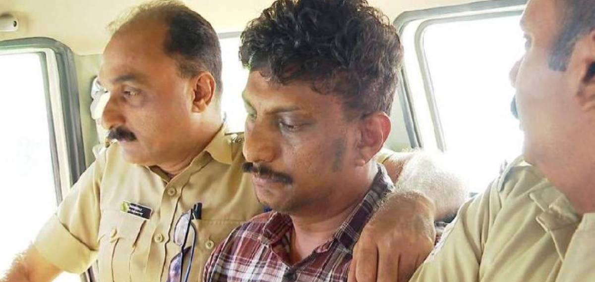 കോഴിക്കോട്ടെ 26കാരിയുടെ കൊലപാതകം; മരണശേഷം യുവതി മൂന്ന് തവണ പീഡനത്തിനിരയായി, പുതിയ കാമുകിയെ ചൊല്ലി തര്ക്കം