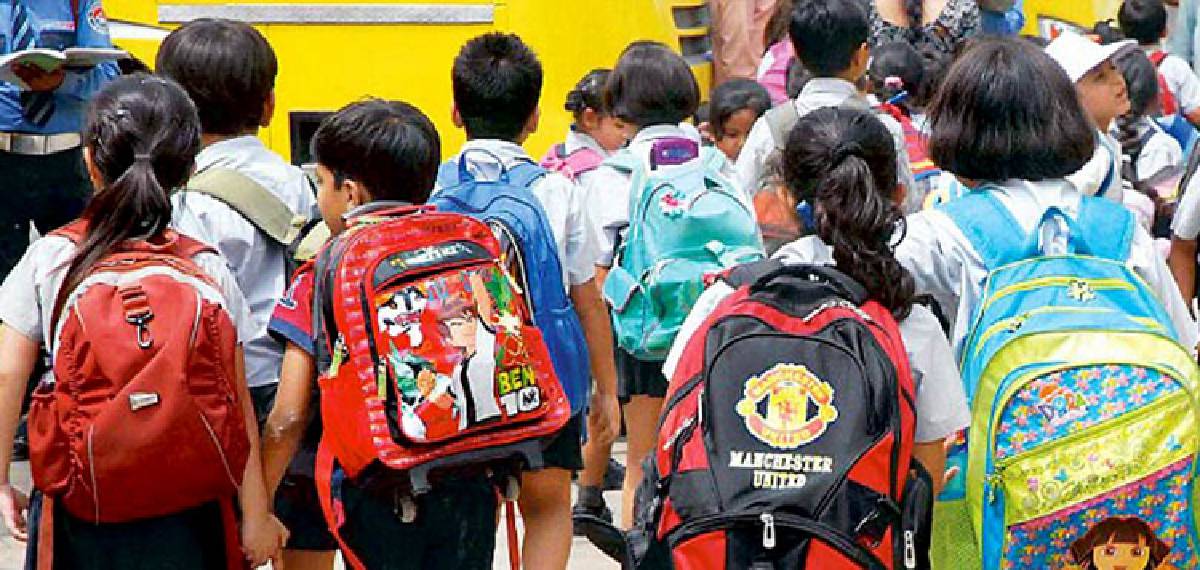 തെരഞ്ഞെടുപ്പ്;തിരുവനന്തപുരത്തെ വിതരണസ്വീകരണ കേന്ദ്രങ്ങളായി പ്രവർത്തിക്കുന്ന വിദ്യാഭ്യാസ സ്ഥാപനങ്ങൾക്ക് അവധി