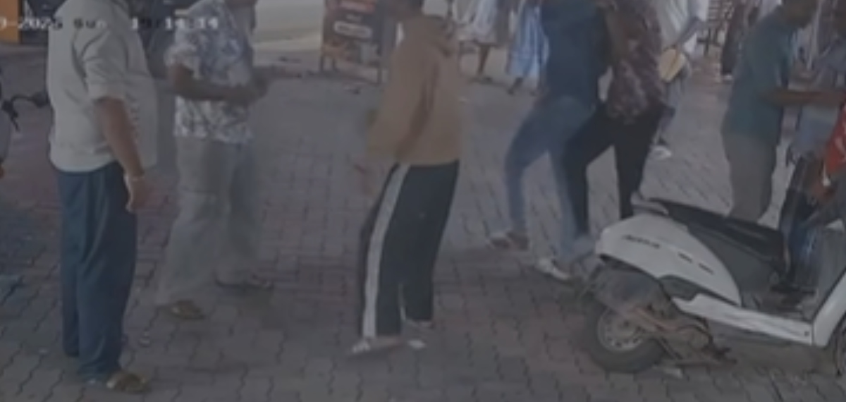 ആലപ്പുഴ മണ്ണാഞ്ചേരിയില്‍ മാരകായുധങ്ങളുമായി മൂന്നംഗ സംഘത്തിന്റെ ആക്രമണം; നാലുപേര്‍ക്ക് പരിക്ക്