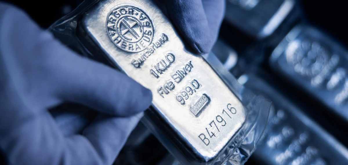 സ്വർണത്തേക്കാള്‍ വെട്ടിത്തിളങ്ങി വെള്ളി; ഡിസംബറിൽ കുതിച്ചുകയറുന്നത് രണ്ട് ലക്ഷത്തിലേക്കോ?