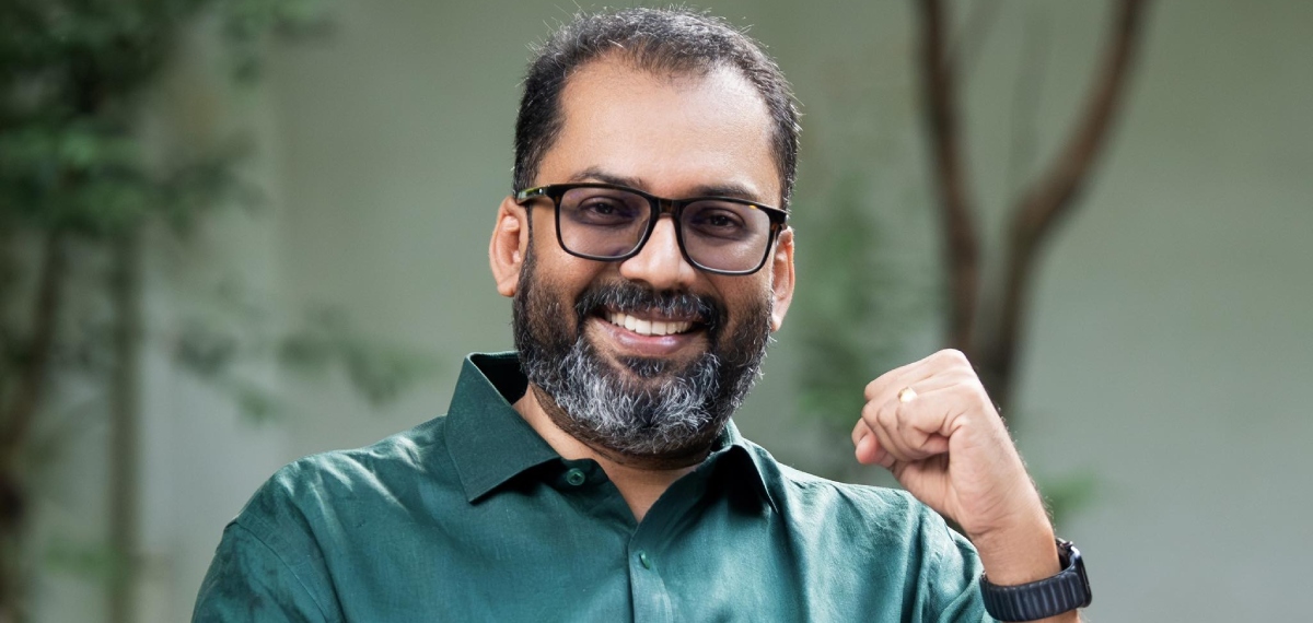 കൊട്ടിക്കലാശത്തിനിടെ ജനറേറ്ററിന് മുകളിലേക്ക് വീണു; കെപിസിസി ജനറൽ സെക്രട്ടറി കെ ജയന്തിന് പരിക്ക്