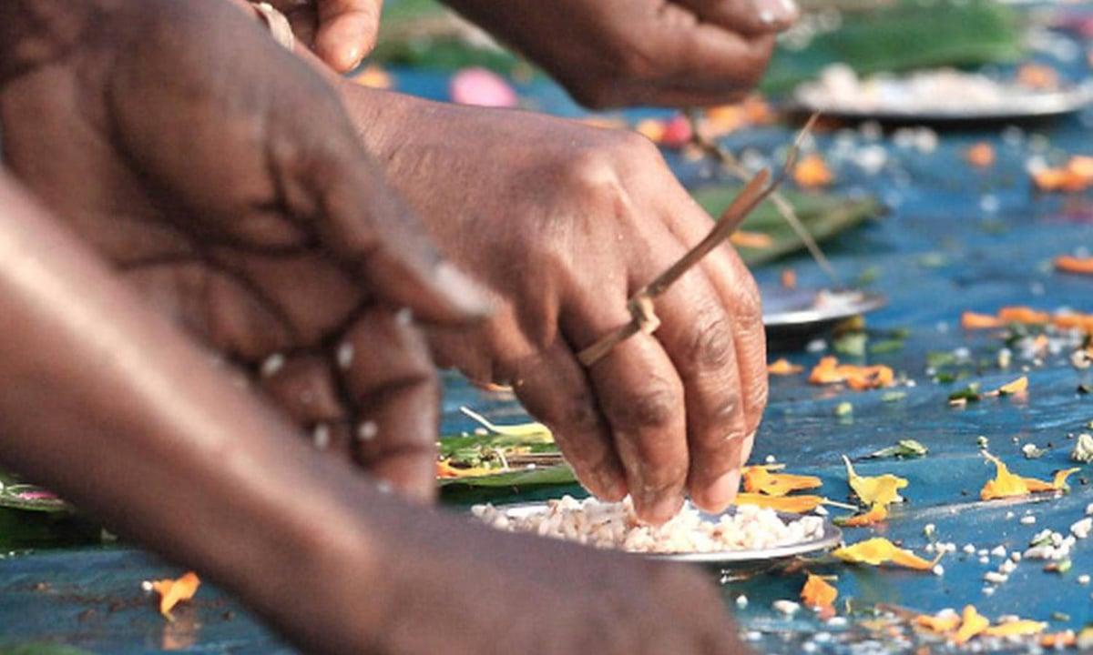 ഇന്ന് കര്ക്കിടക വാവ്; പിതൃസ്മരണയില് പുണ്യ ബലിതര്പ്പണം
