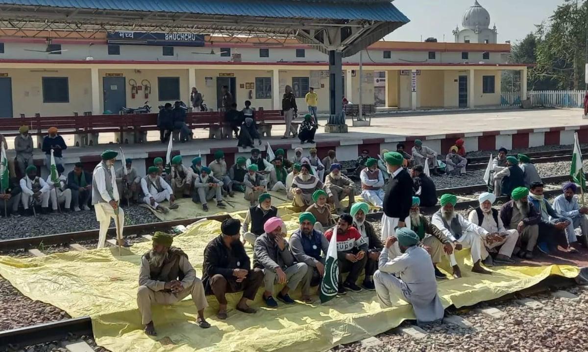 'ഡൽഹി ചലോ'യ്ക്ക് പിന്നാലെ 'റെയിൽ റൊക്കോ' പ്രതിഷേധവുമായി കർഷകർ; ട്രെയിൻ തടയും