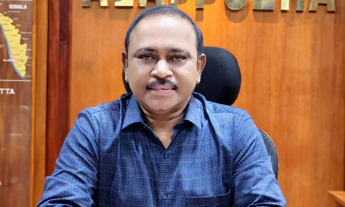 ആലപ്പുഴ ജില്ലാകളക്ടറെ അടിയന്തിരമായി മാറ്റി; അലക്സ് വര്ഗീസ് പുതിയ കളക്ടര്