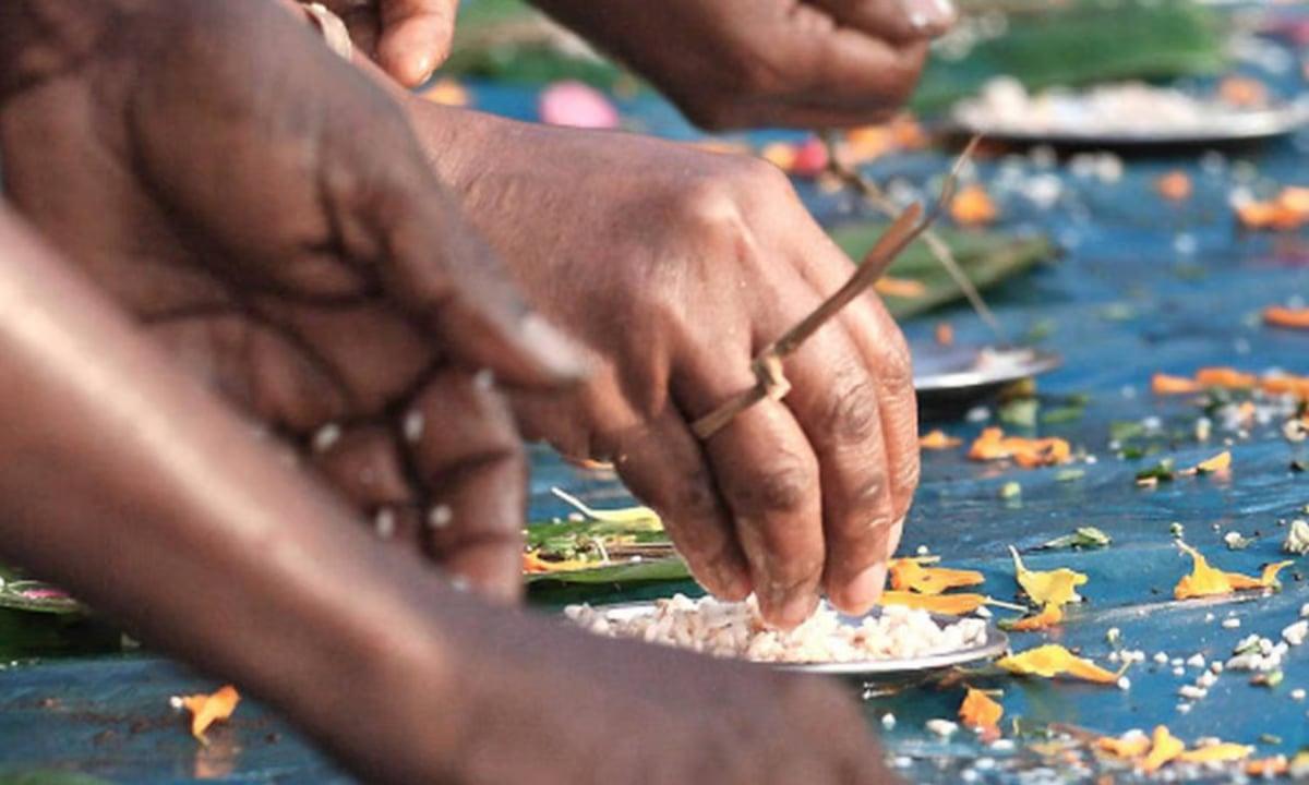ഇന്ന് കര്ക്കിടക വാവ്; പിതൃസ്മരണയില് പുണ്യ ബലിതര്പ്പണം 