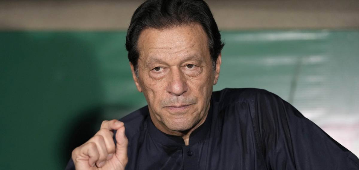 ഇമ്രാന്‍ ഖാന്‍ മരിച്ചിട്ടില്ല, പക്ഷെ പാകിസ്താന്‍ വിടാന്‍ കടുത്ത സമ്മര്‍ദമുണ്ട്: പിടിഐ