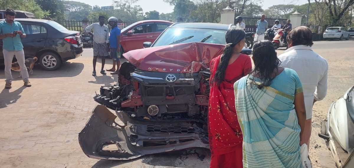 എ എം ആരിഫിന്റെ വാഹനം അപകടത്തില്‍പ്പെട്ടു; നിസ്സാര പരിക്ക്