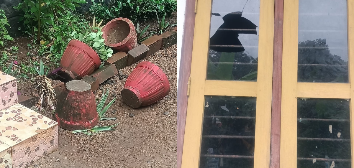 കോട്ടയം പള്ളിക്കത്തോട് സ്കൂളിന് നേരെ ആക്രമണം; ജനല്ചില്ലുകളും വാതിലുകളും തകര്ത്തു