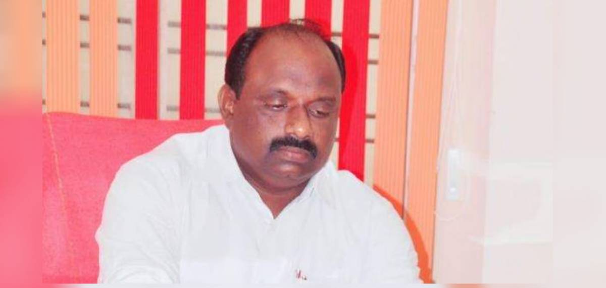 എഐടിയുസി ജില്ലാ സെക്രട്ടറി മീനാങ്കല്‍ കുമാറിനെ പുറത്താക്കി സിപിഐ