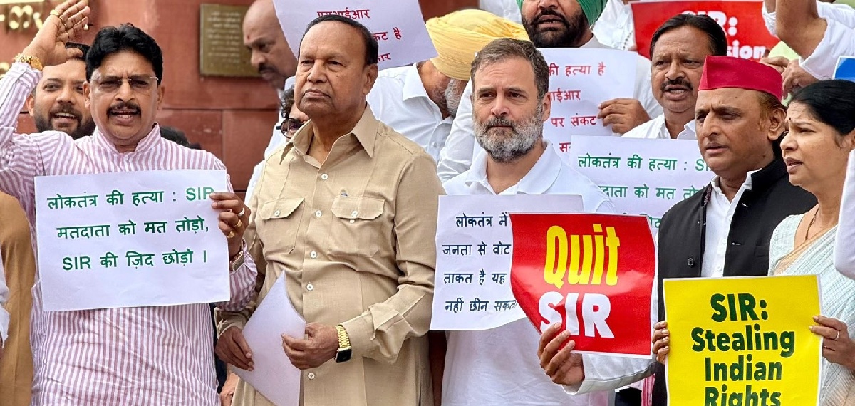 LoP in the Lok Sabha and Congress leader Rahul Gandhi with Samajwadi Party MP Akhilesh Yadav, RJD MP Misa Bharti, DMK MP Kanimozhi Karunanidhi and other I.N.D.I.A. bloc MPs stages a protest against the ongoing Special Intensive Revision (SIR) in Bihar, during the Monsoon session of Parliament, in New Delhi