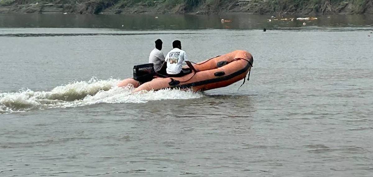 ഭാര്യ ആൺ സുഹൃത്തിനൊപ്പം പോയി; കൈക്കുഞ്ഞ് അടക്കം നാല് മക്കളുമായി ഭർത്താവ് നദിയിൽ ചാടി