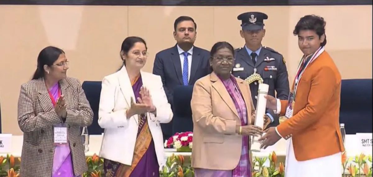 വൈഭവ് സൂര്യവംശിക്ക് രാഷ്ട്രീയ ബാല്‍ പുരസ്‌കാരം; രാഷ്ട്രപതിയില്‍ നിന്ന് ഏറ്റുവാങ്ങി താരം