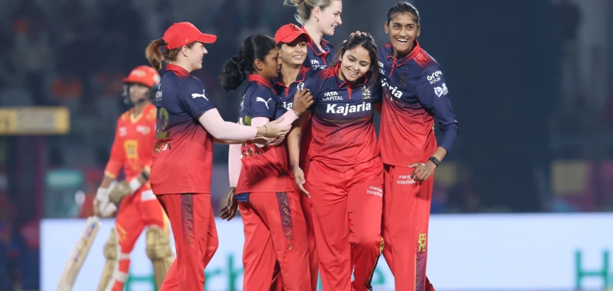 RCB യുടെ അപരാജിത കുതിപ്പ് തുടരുന്നു; ഗുജറാത്തിനെയും തോൽപ്പിച്ചു; പ്ളേ ഓഫ് ഉറപ്പിച്ചു