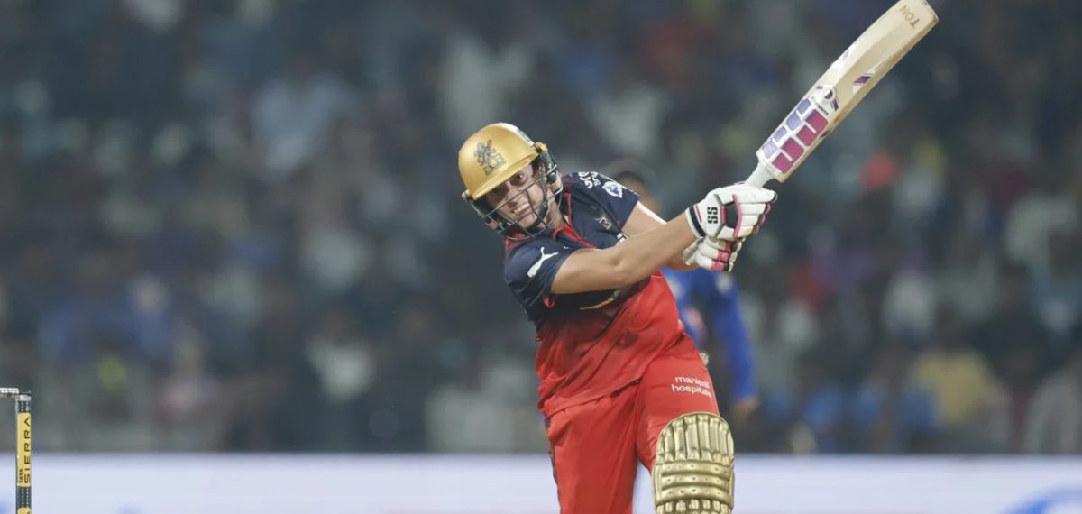 അവസാന പന്തിൽ വിജയബൗണ്ടറിയുമായി നദീൻ; ആവേശപ്പോരിൽ‌ മുംബൈ ഇന്ത്യൻസിനെ വീഴ്ത്തി ആർസിബി