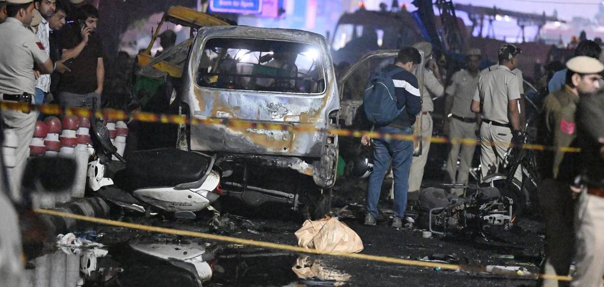 ചെങ്കോട്ട സ്ഫോടനം; ബോംബ് നിർമിക്കുന്നതിന്റെ 42 വീഡിയോ വിദേശ ഹാന്ഡ്ലർ മുസമ്മിലിന് അയച്ച് നൽകി: റിപ്പോർട്ട്