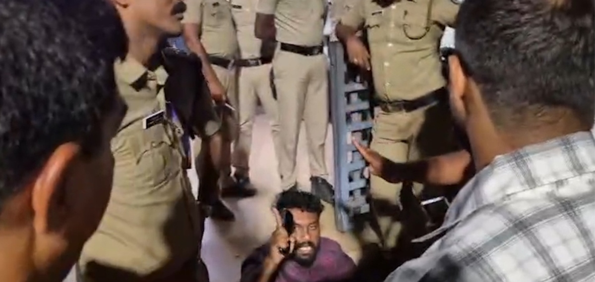 'നീ മസിലുപിടിക്കാന്‍ നില്‍ക്കരുത്'; പൊലീസ് സ്‌റ്റേഷന് മുന്നില്‍ കുത്തിയിരുന്ന് രാഹുലിന്റെ സുഹൃത്ത് ഫെന്നി
