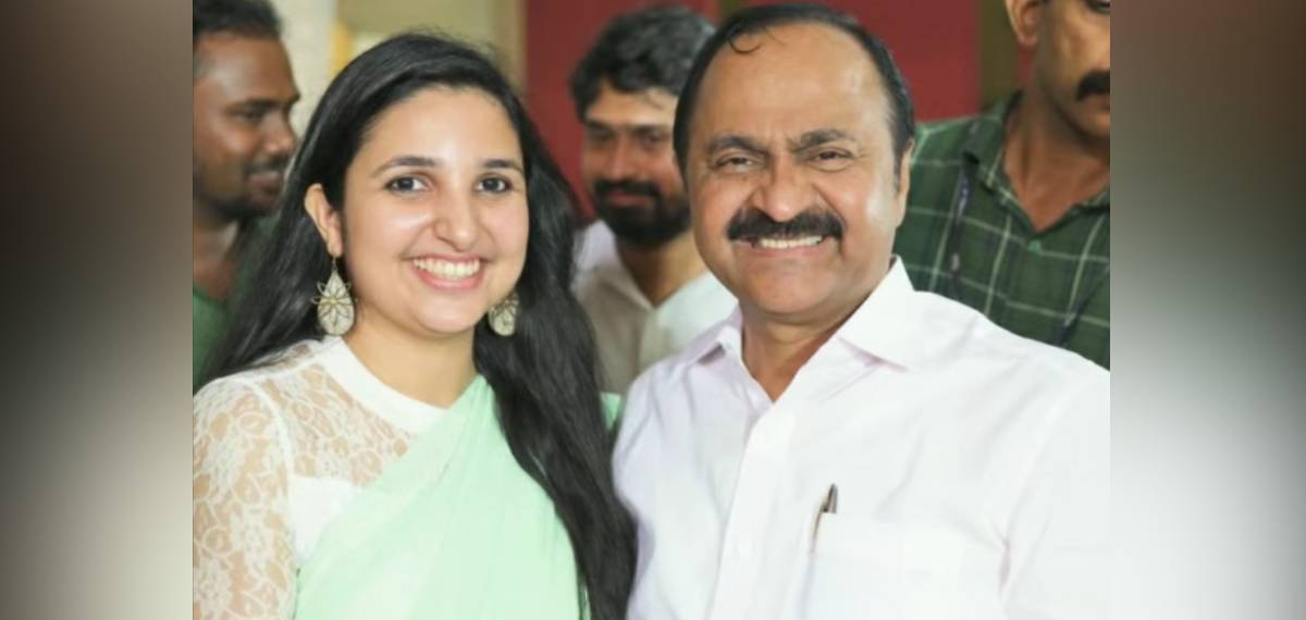 ഇത് എന്റെ നേതാവിന്റെ വിജയം.. ഒരേ ഒരു രാജ; പ്രതിപക്ഷ നേതാവിനെ അഭിനന്ദിച്ച് റിനി ആൻ ജോർജ്