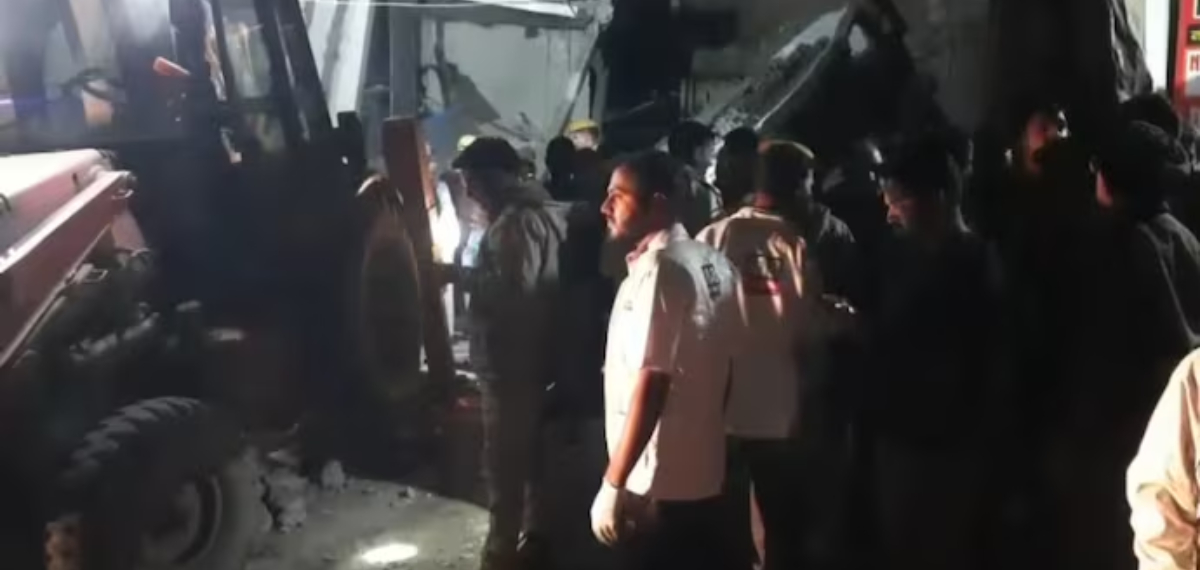 രാജസ്ഥാനിൽ മൂന്നുനില കെട്ടിടം തകർന്നുവീണു; രണ്ട് മരണം, നിരവധി പേർ കുടുങ്ങിക്കിടക്കുന്നതായി റിപ്പോർട്ട്