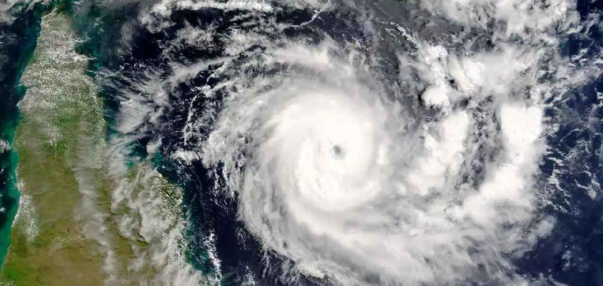 'ഡിറ്റ്‌വാ' ചുഴലിക്കാറ്റ് വരുന്നു! കേരളത്തിന് ഭീഷണിയില്ല, തിരുവനന്തപുരത്ത് യെല്ലോ അലർട്ട്