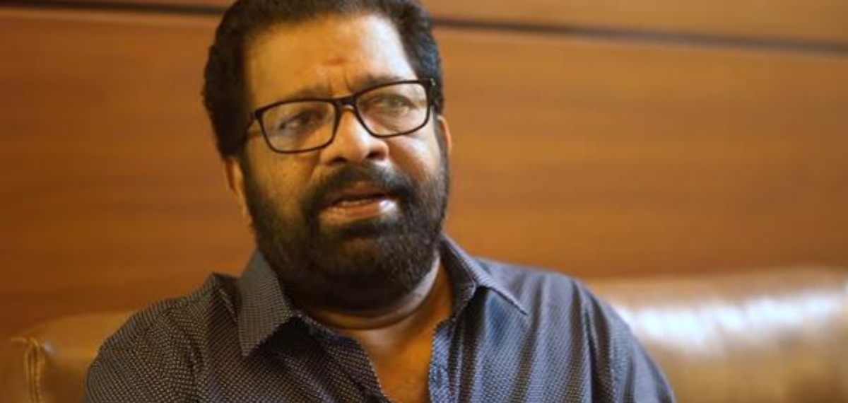 കോഴിക്കോട് കോർപ്പറേഷനിൽ സർപ്രൈസ് മേയർ സ്ഥാനാർത്ഥിയെ ഇറക്കാൻ കോൺഗ്രസ്; സംവിധായകൻ വി എം വിനു മത്സരിച്ചേക്കും