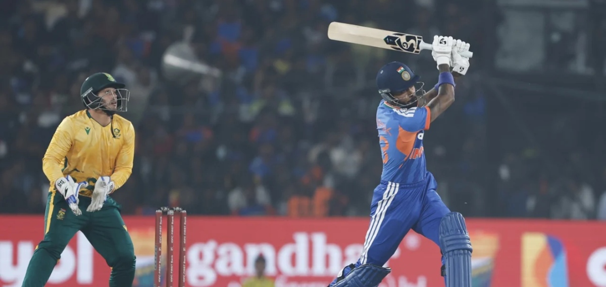 മാസ്സായി 'കുങ്ഫു പാണ്ഡ്യ'; ദക്ഷിണാഫ്രിക്കയ്ക്കെതിരെ ഇന്ത്യയ്ക്ക് മികച്ച സ്കോര്