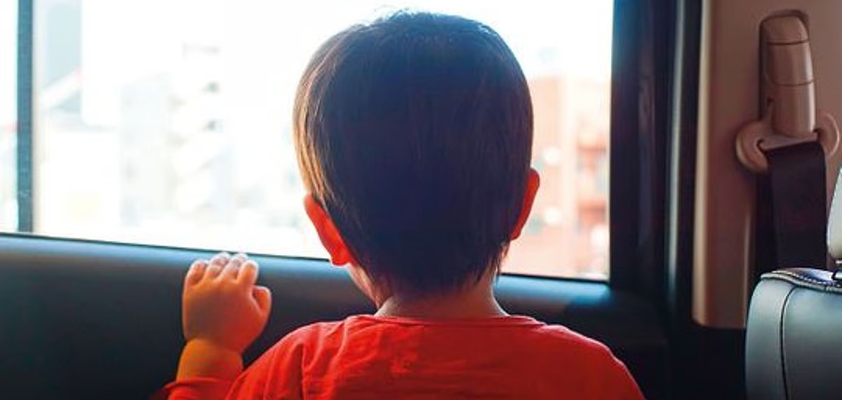 പത്ത് വയസിൽ താഴെയുള്ള കുട്ടികളെ വാഹനങ്ങളിൽ തനിച്ച് ഇരുത്തരുത്; മുന്നറിയിപ്പുമായി സൗദി