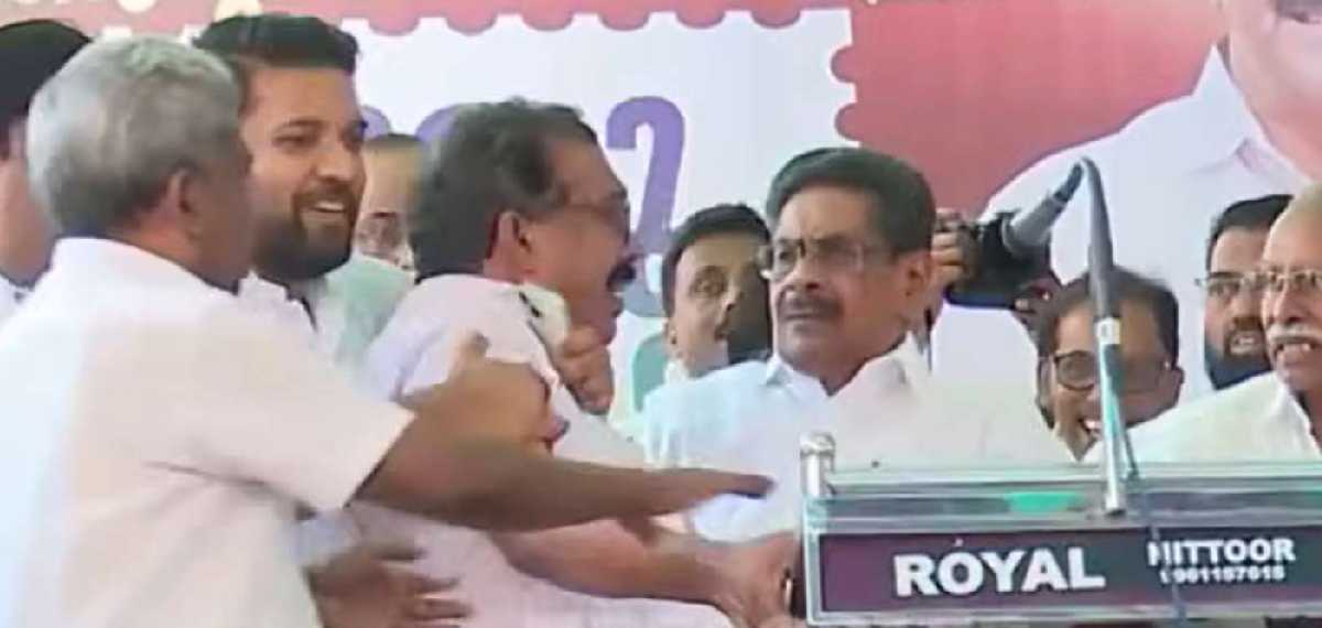 Shafi Parambil viral incident at Puthu yuga Yaathra Kuttyadi 