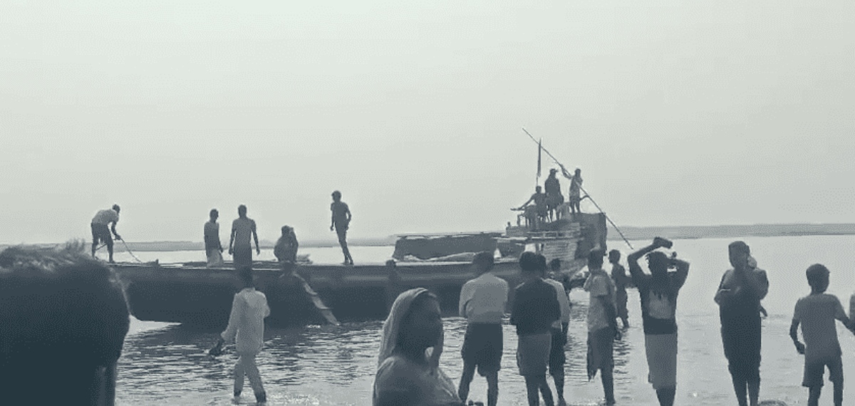 അസമിൽ 27 പേർ സഞ്ചരിച്ച വഞ്ചി മറിഞ്ഞു; അഞ്ച് കുട്ടികൾ അടക്കം ഏഴ് പേരെ കാണാനില്ല