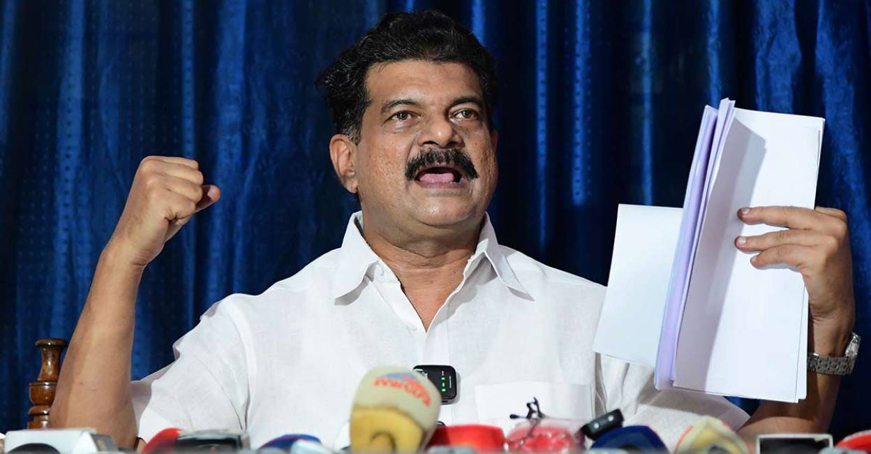 'പിണറായിസം' അവസാനിപ്പിക്കുമോ? അന്വറിന്റെ പഞ്ചായത്തില് എല്ഡിഎഫിന് തോല്വി, നിലമ്പൂരിലും ചുവന്നില്ല