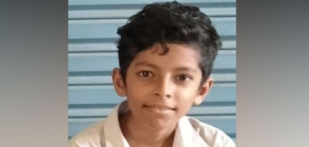 തത്തയെ പിടിക്കാൻ ശ്രമിക്കുന്നതിനിടെ തെങ്ങ് വീണ് 12കാരന് ​ദാരുണാന്ത്യം