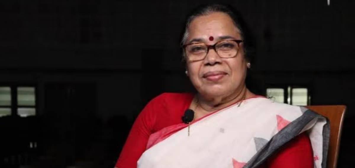 ട്രെയിന്‍ യാത്രയ്ക്കിടെ മോഷണം; P K ശ്രീമതിയുടെ പണവും സ്വര്‍ണക്കമ്മലും ഫോണും ഉൾപ്പെടുന്ന ബാഗ് നഷ്ടമായി