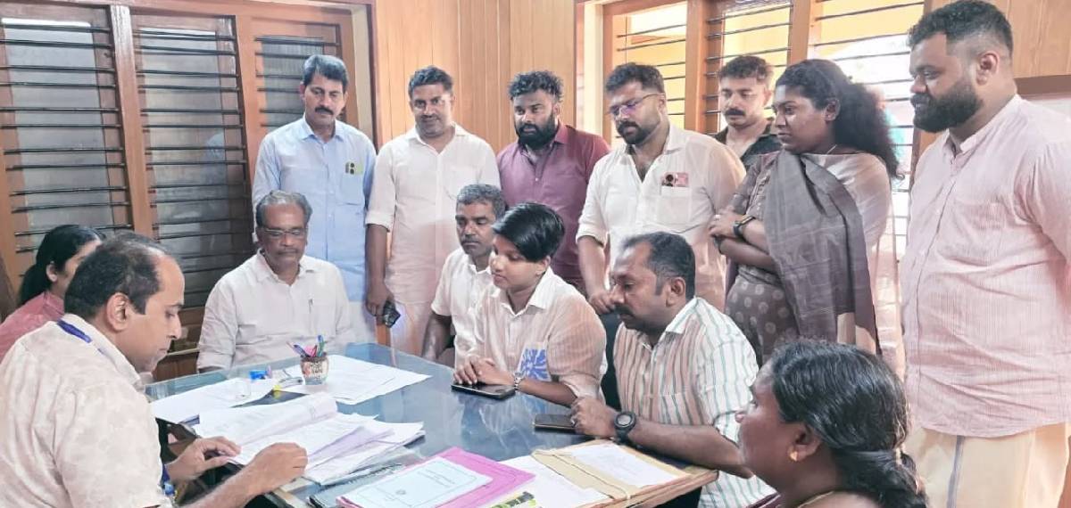 ' പാവങ്ങള്‍ക്കൊപ്പം മിവ ഉണ്ടാകും'; യുഡിഎഫ് സ്ഥാനാർത്ഥിക്ക് കെട്ടിവെക്കാനുള്ള പണംനൽകി ഷഹബാസിന്റെ പിതാവ്