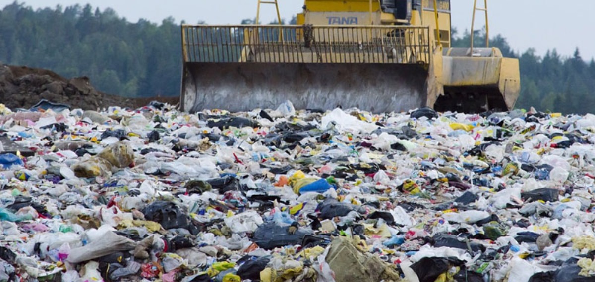 വാഹനങ്ങളിൽ നിന്ന് മാലിന്യം വലിച്ചെറിഞ്ഞാൽ കനത്ത പിഴ; കർശന നിയമവുമായി സൗദി അറേബ്യ