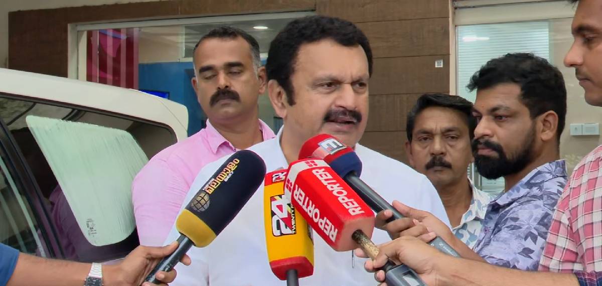 രാഹുൽ രാജിവെക്കുക എന്നതല്ല, എംഎൽഎ സ്ഥാനം രാജിവെക്കാത്ത എത്ര ആളുകൾ ഇപ്പോഴും അസംബ്ലിയിലുണ്ട്; കെ മുരളീധരൻ