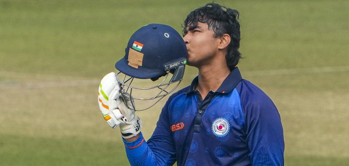 ഞെട്ടിച്ച് വൈഭവ്! ഇരട്ട സെഞ്ച്വറി ജസ്റ്റ് മിസ്സ്, വിമര്‍ശകര്‍ക്ക് മറുപടിയായി വിജയ് ഹസാരെയില്‍ വെടിക്കെട്ട്‌