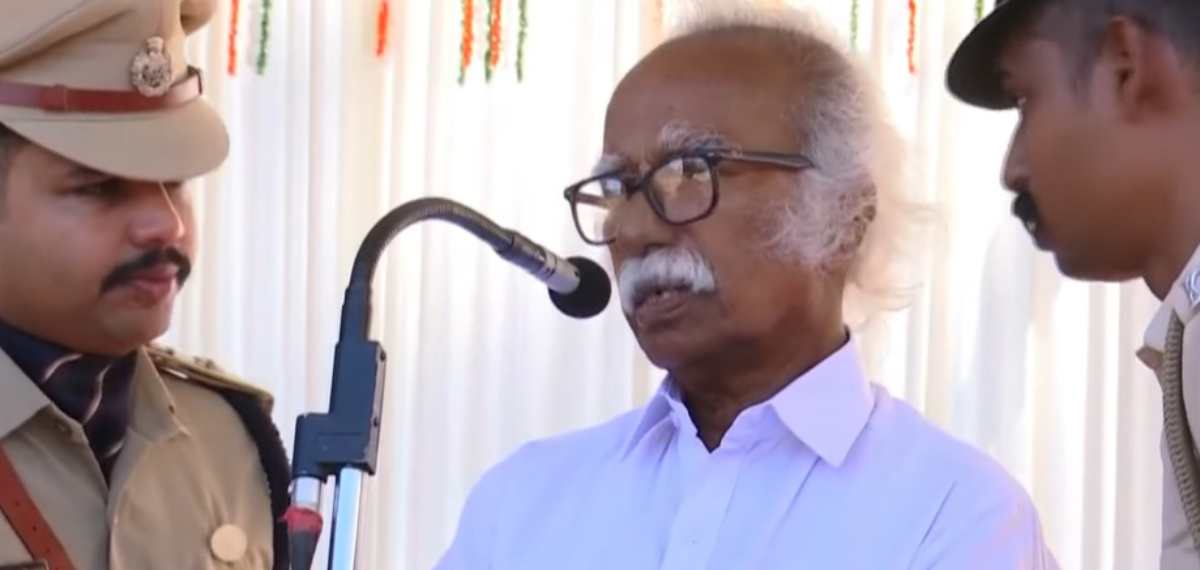 റിപ്പബ്ലിക് ദിനാചരണ ചടങ്ങിനിടെ മന്ത്രി കടന്നപ്പള്ളി രാമചന്ദ്രന്‍ കുഴഞ്ഞുവീണു