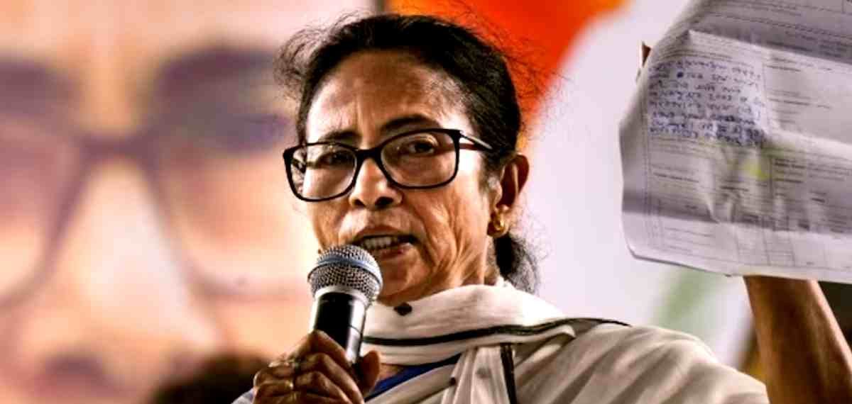 ബംഗാളിൽ നിങ്ങൾ എന്നെ ലക്ഷ്യം വച്ചാൽ മുഴുവൻ രാജ്യത്തെയും ഞാൻ പിടിച്ചുകുലുക്കും: SIRൽ ബിജെപിക്കെതിരെ മമത ബാനർജി