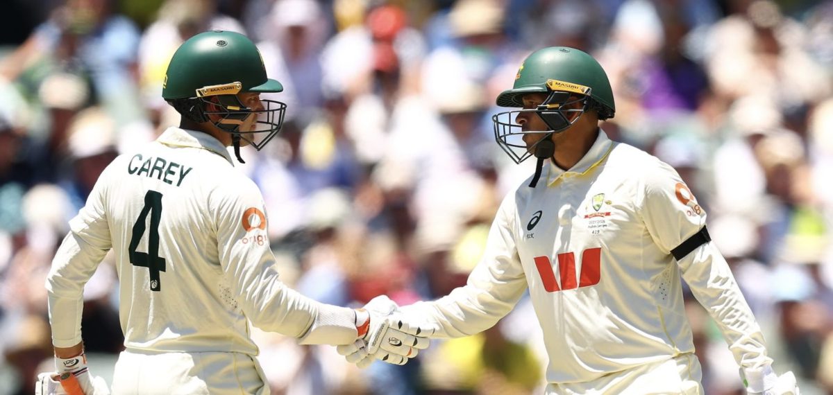 സെഞ്ച്വറിയടിച്ച് അലക്‌സ് കാരി, തകര്‍ച്ചയില്‍ നിന്ന് കരകയറ്റി ഖ്വാജയും; അഡ്‌ലെയ്ഡില്‍ ഓസീസ് മികച്ച നിലയില്‍