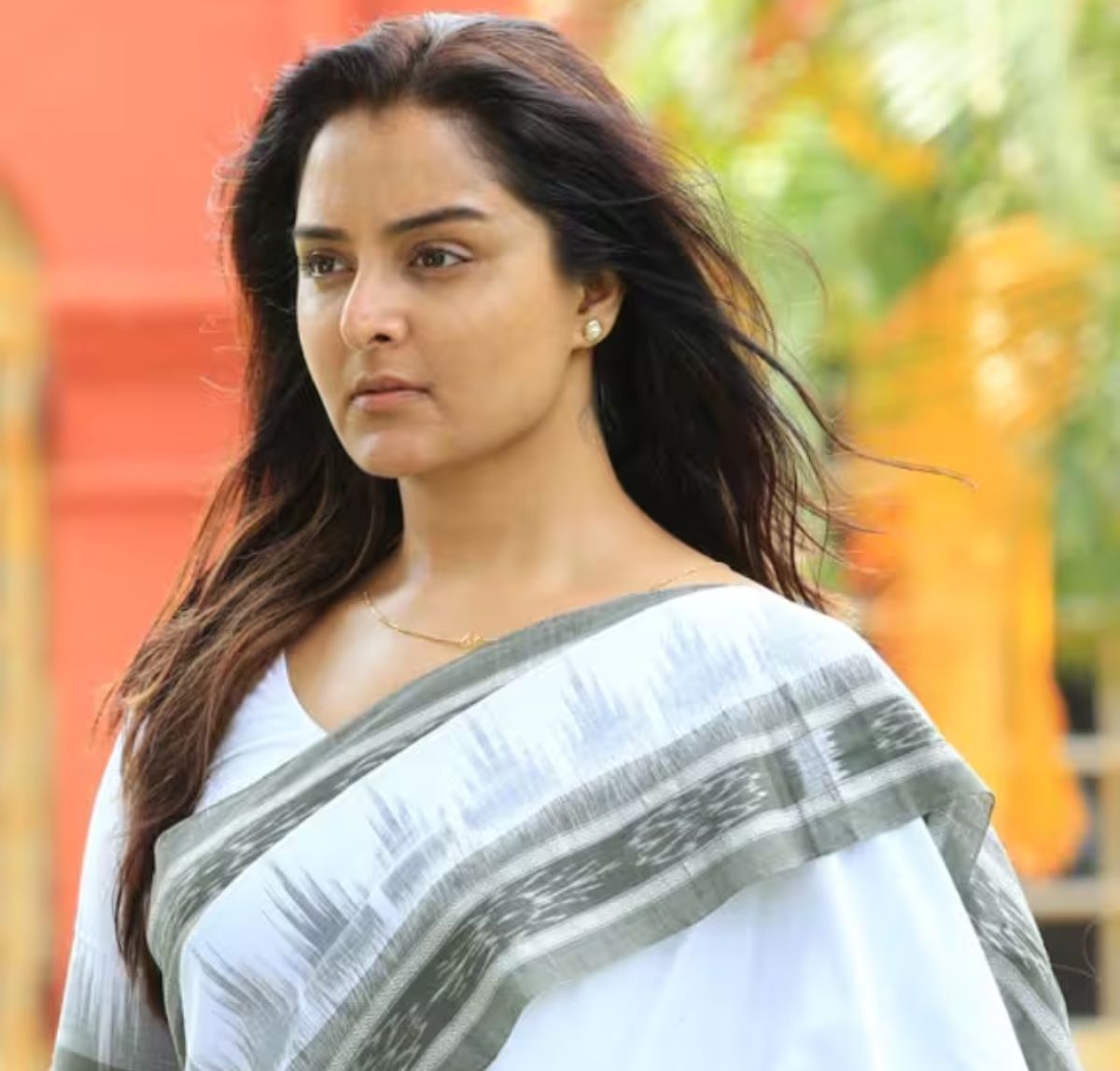 lucider movie manju warrier character look