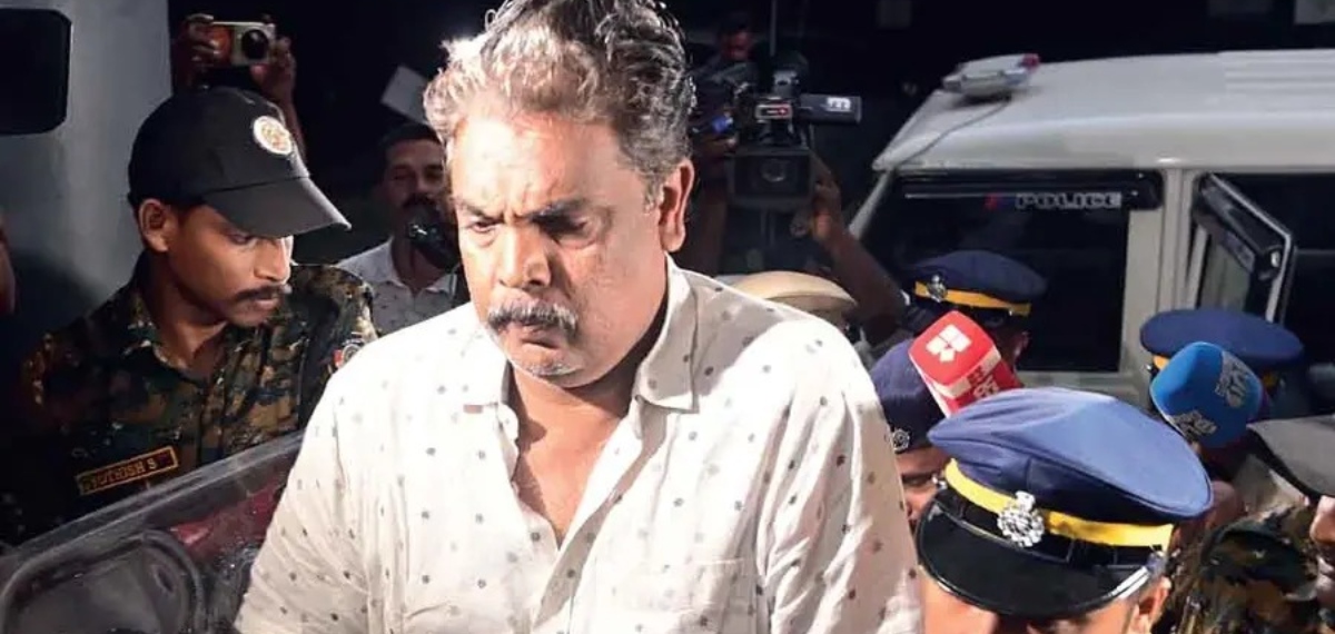 ശബരിമല സ്വര്ണക്കൊള്ള; മുരാരി ബാബുവിനെ കസ്റ്റഡിയില് വിട്ടു