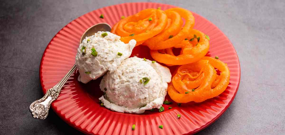 Jalebi served with Icecream