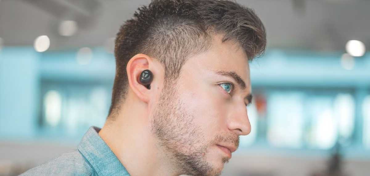 Earbud use affect hearing and mental health