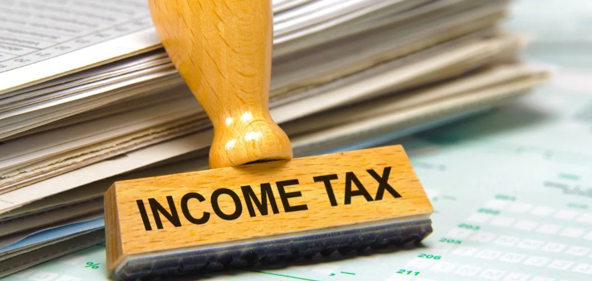 കേരളത്തിലെ മൂന്ന് ബില്ഡേഴ്സ് ഗ്രൂപ്പുകളുടെ ഓഫീസുകളിൽ ഇന്കം ടാക്സ് റെയ്ഡ്; നികുതി വെട്ടിപ്പ് കണ്ടെത്തി