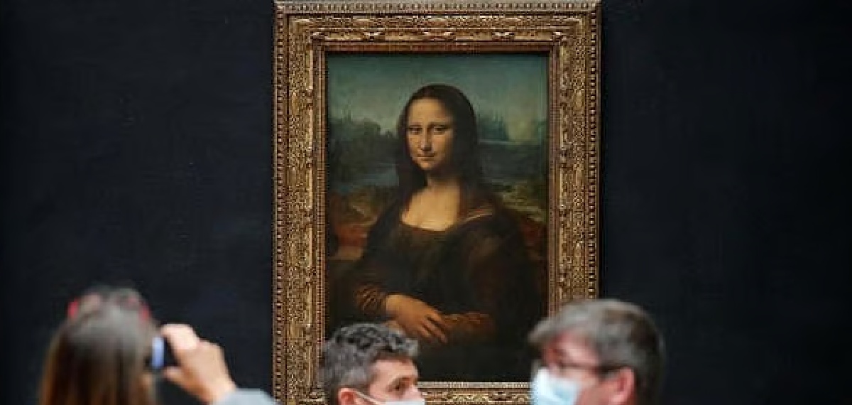 The painting "Mona Lisa" (La Joconde) by Leonardo Da Vinci at the Louvre museum in Paris