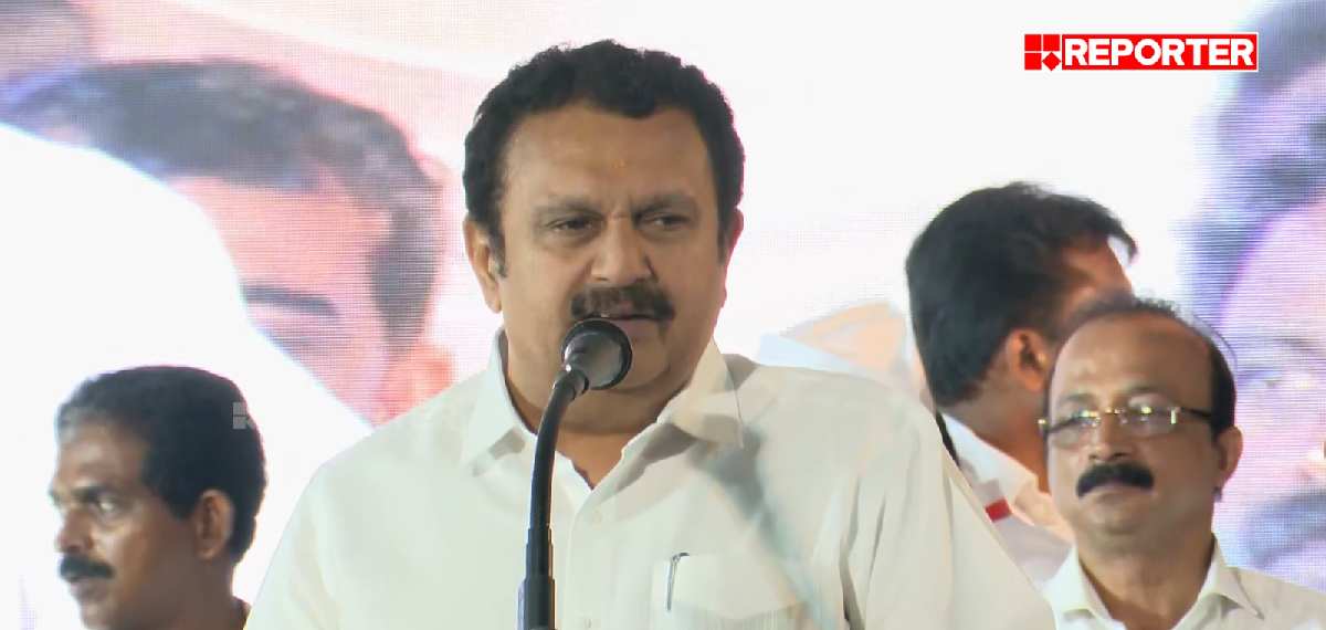 യുഡിഎഫ് വിശ്വാസ സംരക്ഷണ സംഗമം: ഒടുവില്‍ 'ക്യാപ്റ്റന്‍' എത്തി; സമാപന ചടങ്ങില്‍ പങ്കെടുത്ത് കെ മുരളീധരന്‍