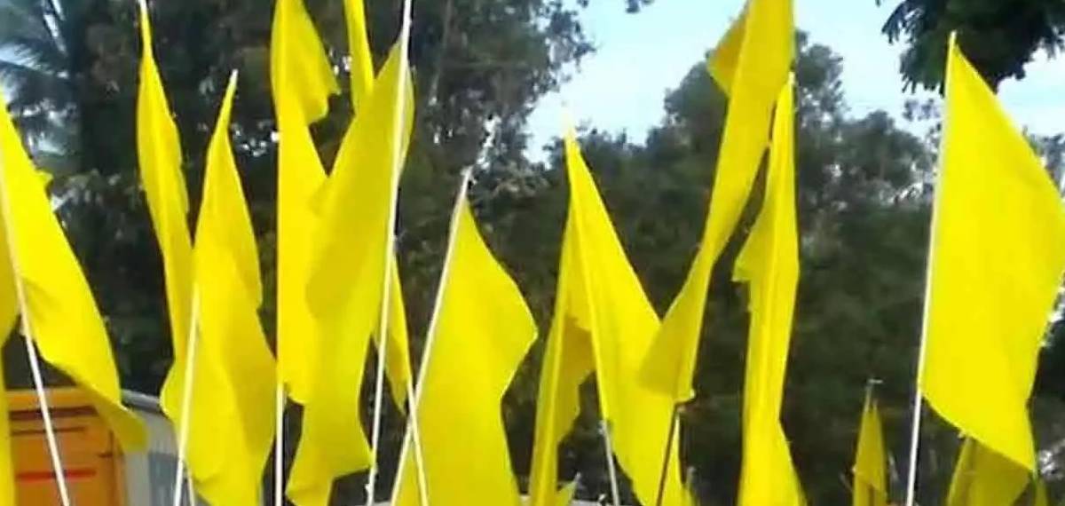 ശ്രീനാരായണ ഗുരുവിനെ അവഹേളിച്ച് പോസ്റ്റ്; എസ്എന്‍ഡിപി, കോണ്‍ഗ്രസ് പരാതികള്‍, അധ്യാപകനെതിരേ കേസ്
