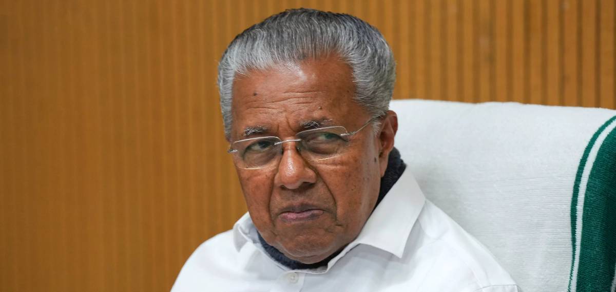 വികസന മുന്നേറ്റം ജനങ്ങളിലെത്തിക്കാൻ മാധ്യമങ്ങൾ തയ്യാറല്ല, നവമാധ്യമ രംഗത്തെ ഇടപെടല്‍ ശക്തമാക്കണം; മുഖ്യമന്ത്രി