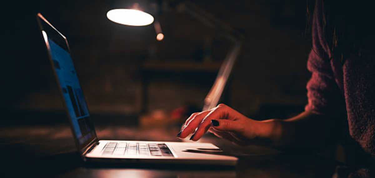 Women with laptop