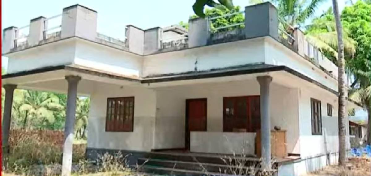 പിതാവിന്റെ മരണത്തോടെ വായ്പാതിരിച്ചടവ് മുടങ്ങി;ജപ്തി ഭീഷണിയിൽ പ്ലസ്ടു വിദ്യാർത്ഥി,ഇടപെട്ട് രാജ്മോഹൻ ഉണ്ണിത്താൻ