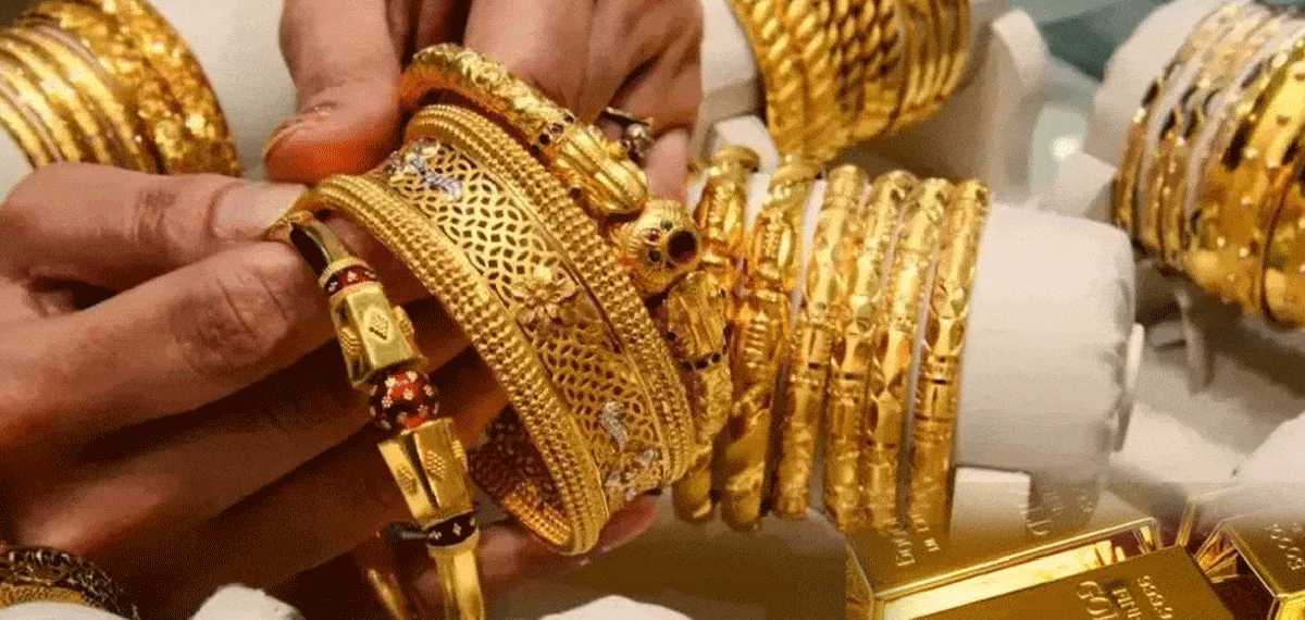 സ്വര്‍ണവിലയില്‍ ആഘോഷ നാളുകളോ?; ഇന്ന് വില വീണ്ടും ഇടിഞ്ഞു; കുറഞ്ഞത് ആയിരത്തിലേറെ രൂപ